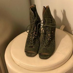 Steve Madden Lace Up Booties Size 9